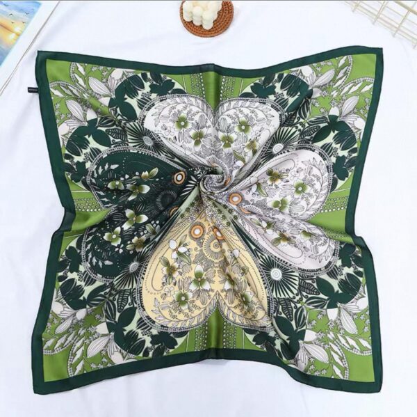 Korean-Style Paisley Fashion Square Scarf (clover)