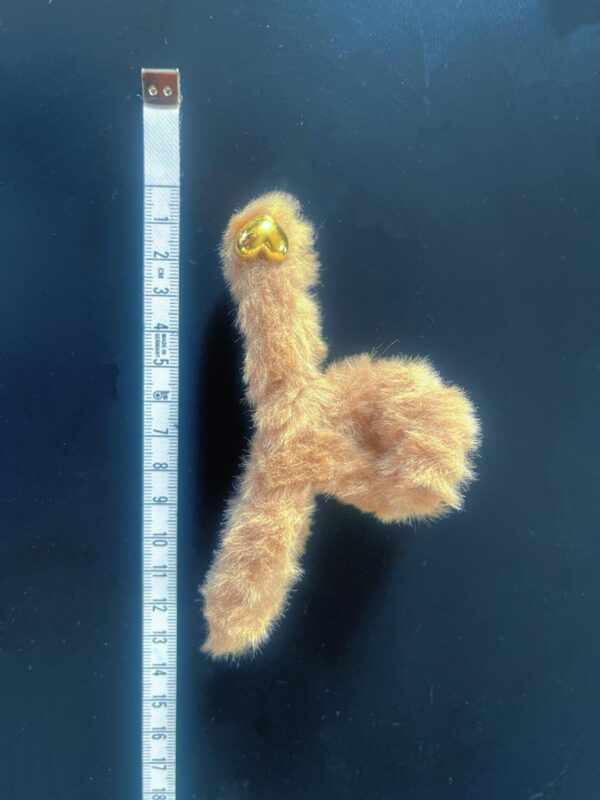 Large Plush Hair Claw Clip (Autum Fall) measurement Large Plush Hair Claw Clip (Autum Fall)