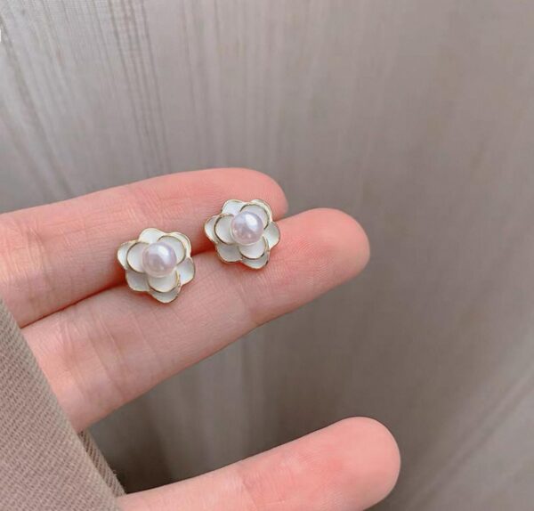 Camellia Pearl Vintage Earrings1 Camellia Pearl Vintage Earrings