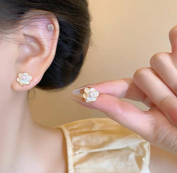 Camellia Pearl Vintage Earrings2 Camellia Pearl Vintage Earrings