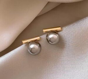 Grey Pearl Bar Earrings