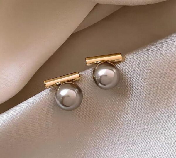 Grey Pearl Bar Earrings Grey Pearl Bar Earrings