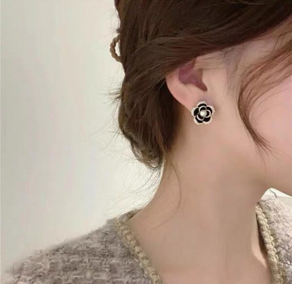 Korean-Style Black Pearl Camellia Earrings1 Korean-Style Black Pearl Camellia Earrings