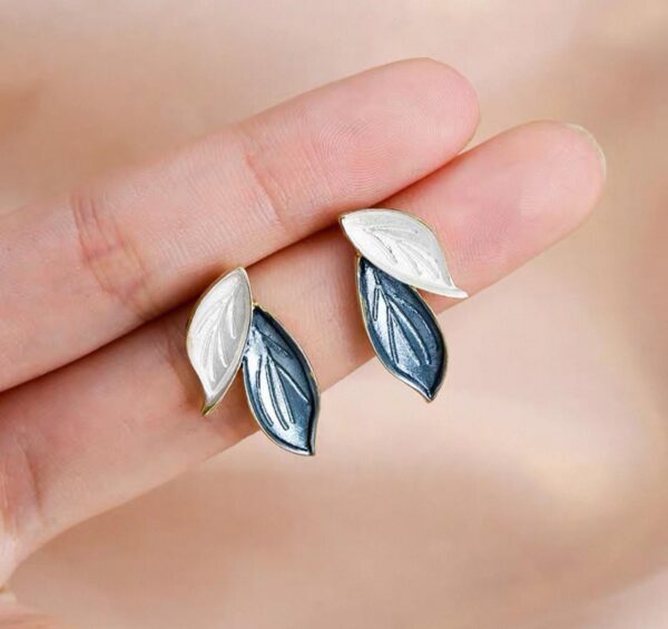 Korean-Style Forest-Inspired Leaf Earrings (Blue & White)