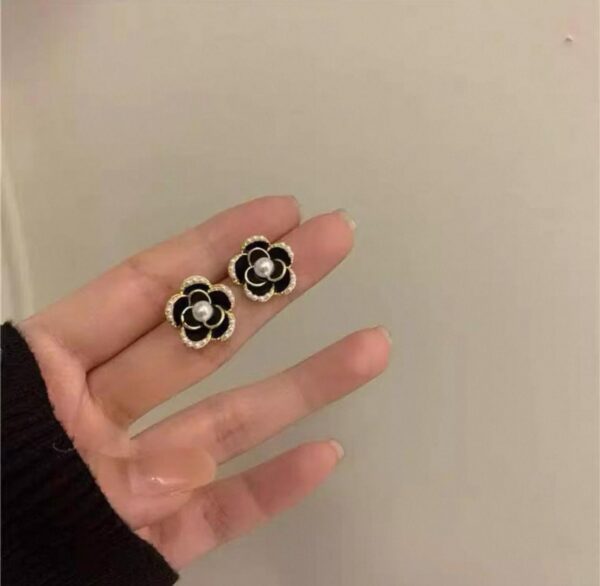 Korean-Style black camellia Pearl Earrings3 Korean-Style Black Pearl Camellia Earrings